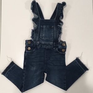 2T ruffle strap skinny leg overalls